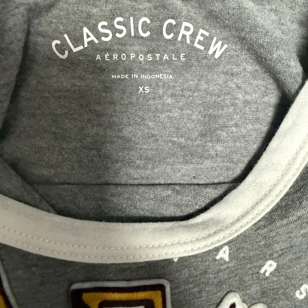 Aeropostale Gray Short Sleeve Tee with White Trim - Picture 3 of 3
